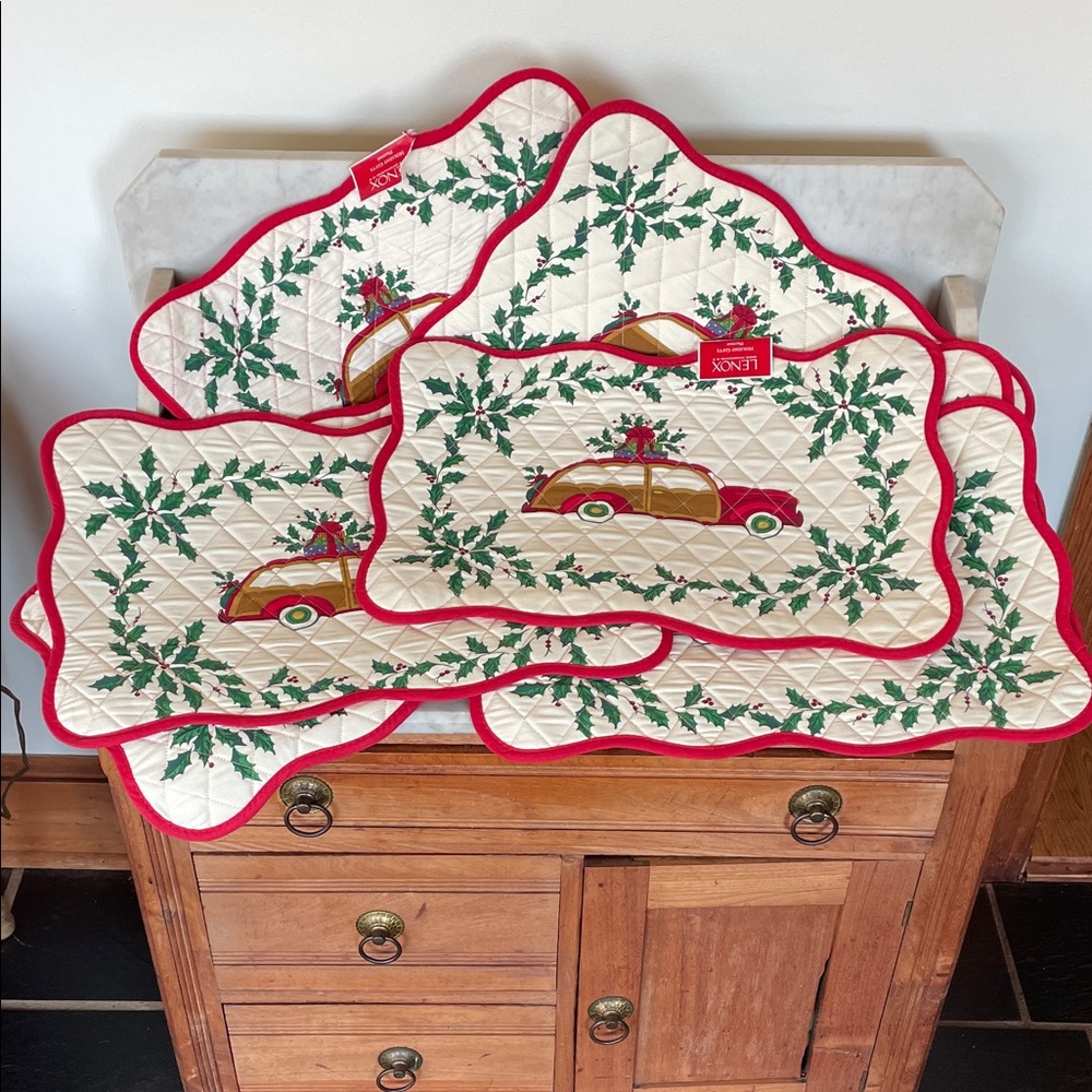 LENOX Holiday Antique Car and Holly Quilted Placemats Red and Green Qty (7)